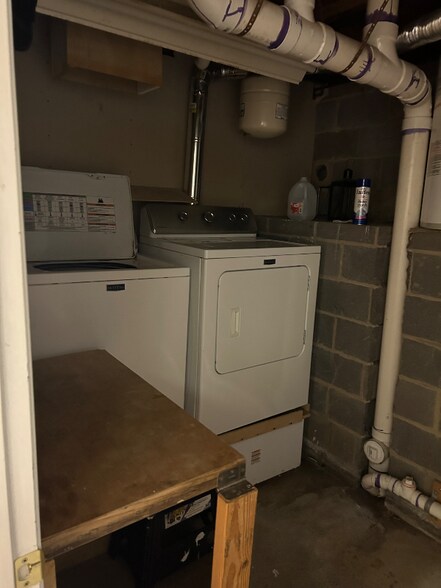 Building Photo - 101 Henley Rd