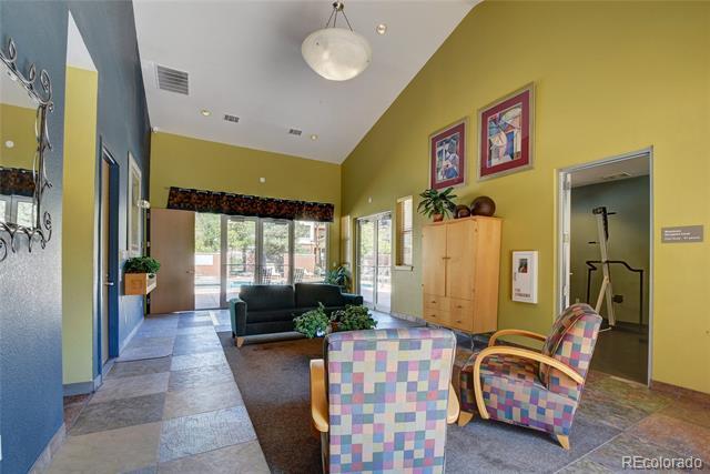 Building Photo - 5677 S Park Pl