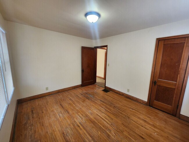 Building Photo - 2 bedroom, 1 bathroom, basement, garage, a...