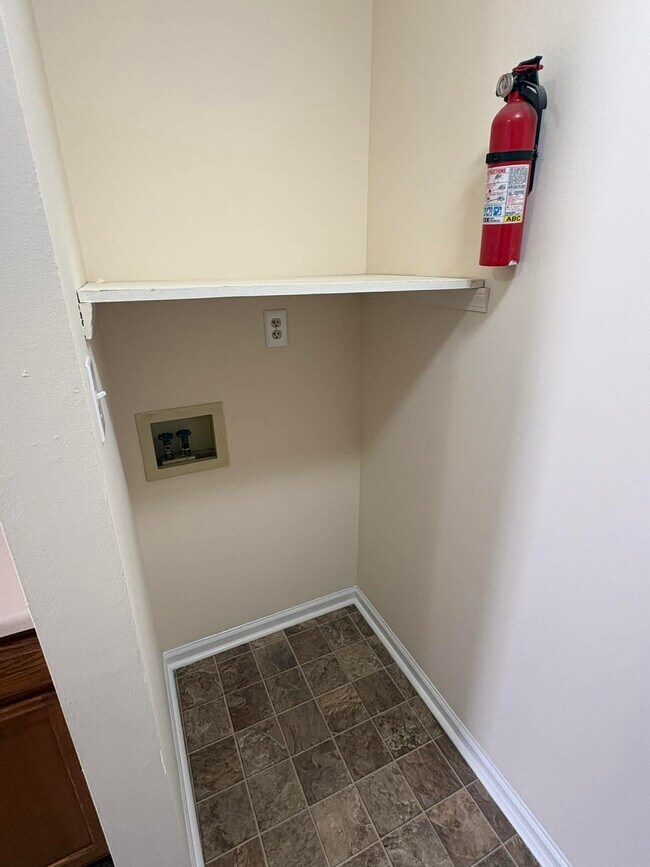 Building Photo - 1611 Flanigan Ct