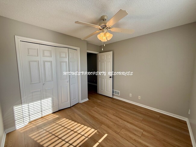 Building Photo - 3 Bedroom Ranch No Steps! | Midwest Property Resources, LLC