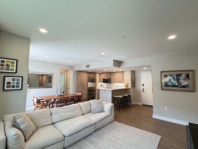 Building Photo - 6030 Seabluff Dr