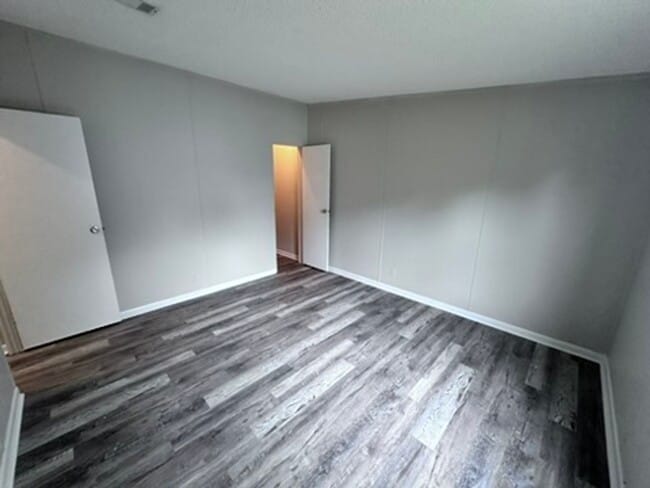 Building Photo - ***HOLIDAY SPECIAL NO RENT FOR DECEMBER*** Beautiful Fully Remodeled Home with Large Yard and Pri...