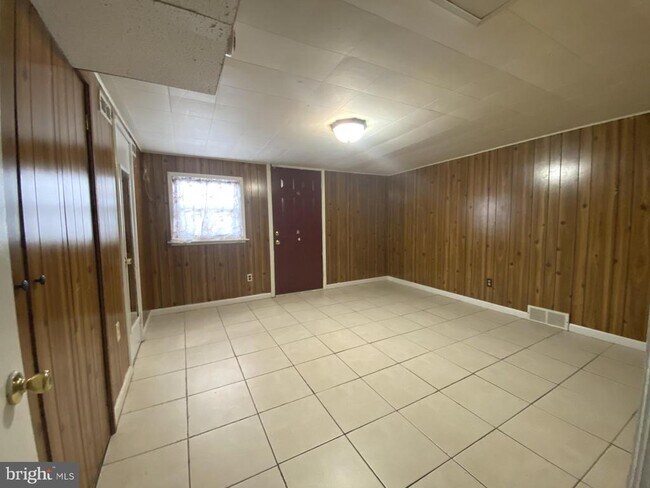 Building Photo - 12673 Biscayne Dr