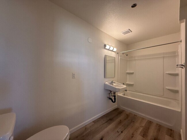 Building Photo - Palmdale 1 bedroom