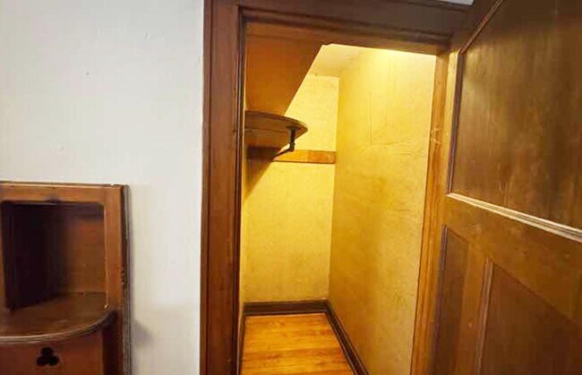 Interior Photo - The Jonathan