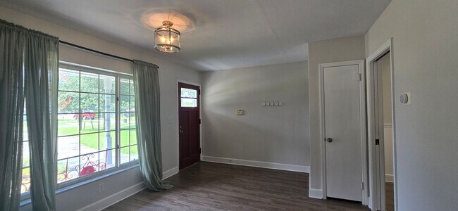 Building Photo - PRICE REDUCTION -Open House 8/2/2025 10:30...
