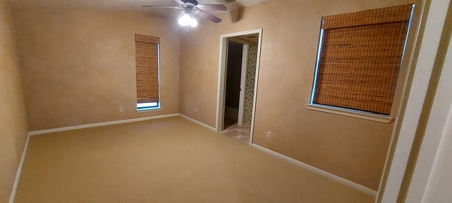 Building Photo - 704 HSB Blvd