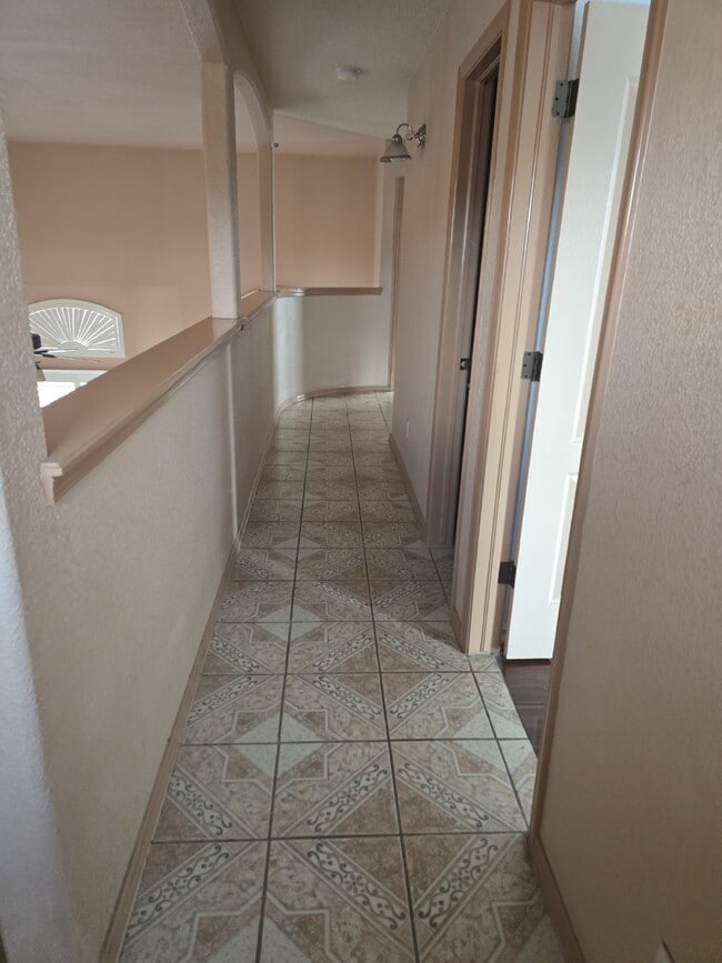 Building Photo - 3213 Tierra Ave Pl