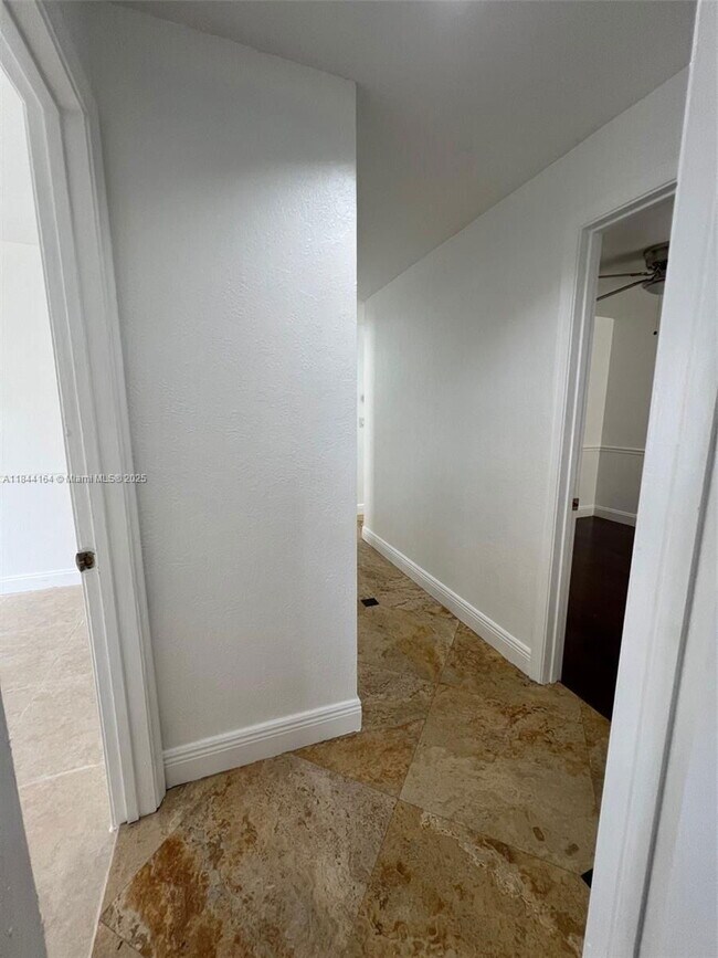 Building Photo - 14605 SW 75th Ave