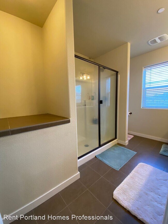 Building Photo - 4 br, 2.5 bath House - 10868 SW Stockholm ...