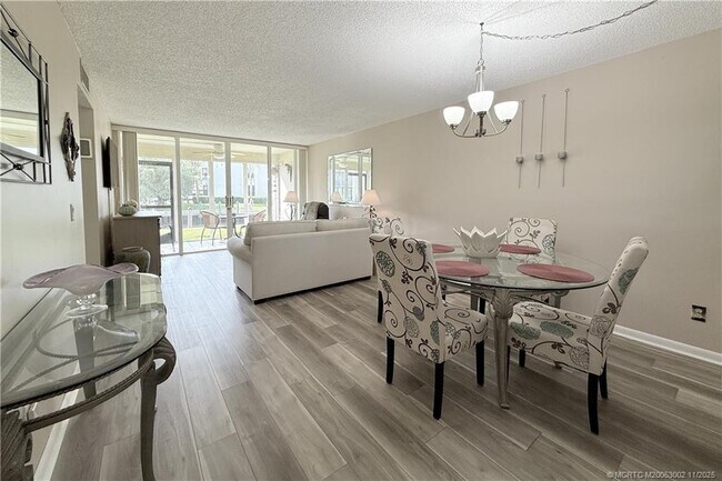 Building Photo - 1950 SW Palm City Rd