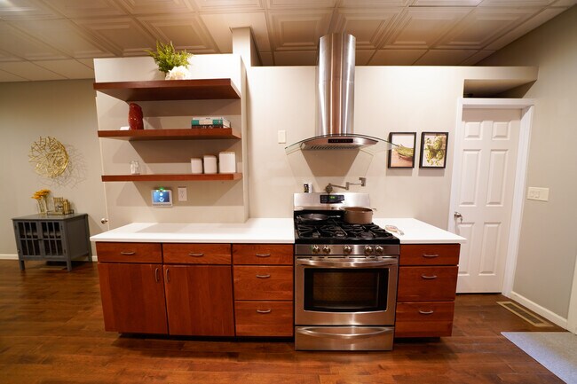 Building Photo - 1316 S 6th St