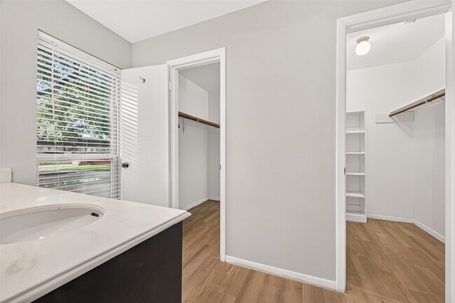 Building Photo - 2103 Winged Foot Dr