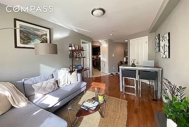 Building Photo - 456 W 167th St