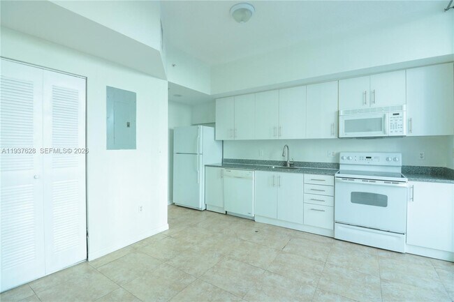 Building Photo - 275 NE 18th St