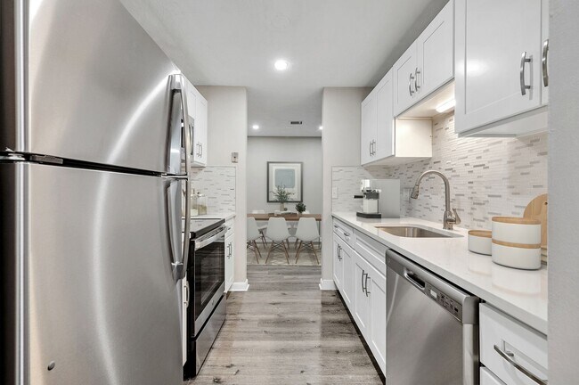 Building Photo - 16 Brookside Ave
