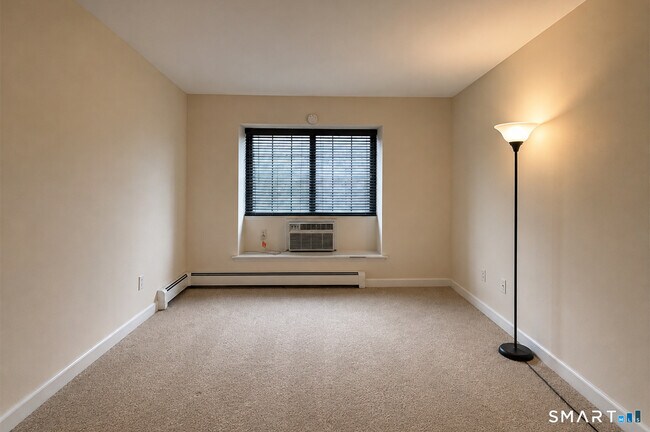 Building Photo - 50 Aiken St