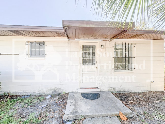 Building Photo - 322 Ariana St