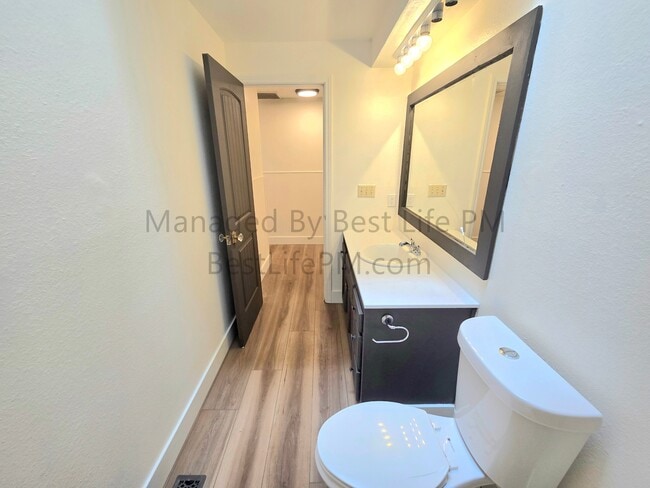 Building Photo - 150 Narain Ct