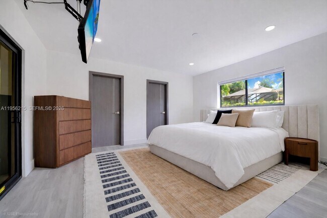 Building Photo - 17203 SW 78th Pl