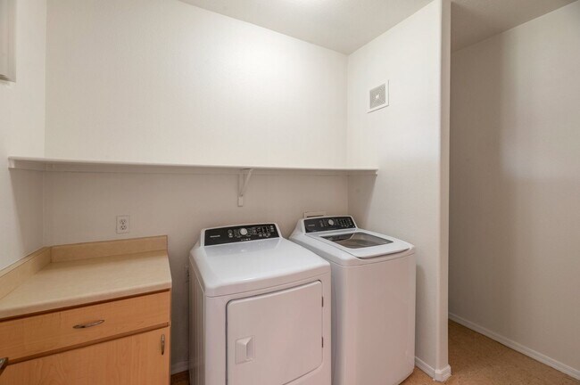 Building Photo - Luxury DC Ranch Condo - Walk to Market Street