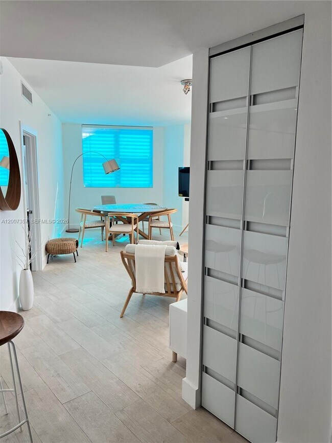 Building Photo - 2475 Brickell Ave