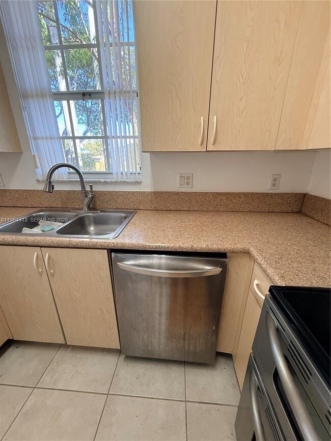 Building Photo - 2117 NE 7th St