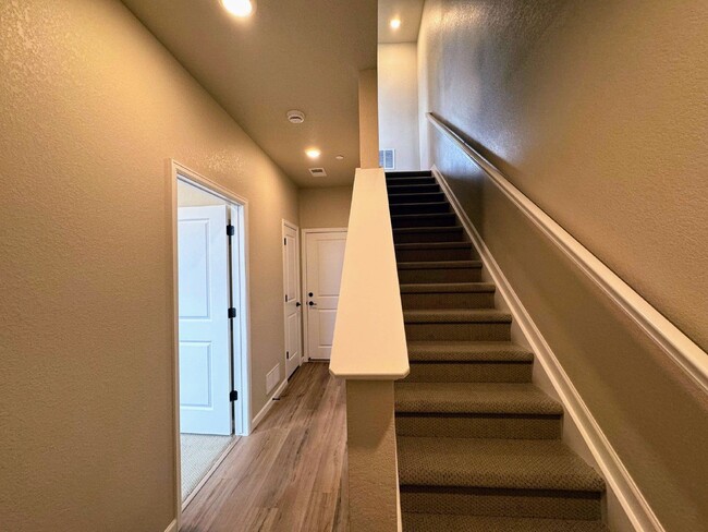 Building Photo - 7022 Doncaster Ct