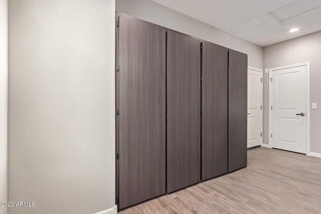 Building Photo - 29098 N Sorrento Dr