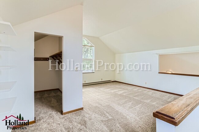 Building Photo - Spacious 1-Bedroom Plus Bonus Room in Forest Grove! BEST PRICE $1,650!!!
