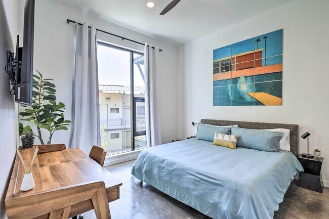 Building Photo - 2525 S Lamar Blvd