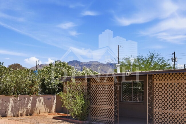 Building Photo - 3801 N 4th Ave