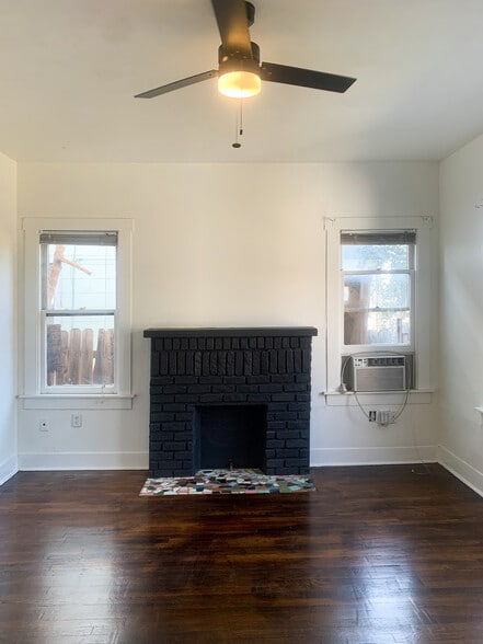 Building Photo - 818 W Lynwood Ave