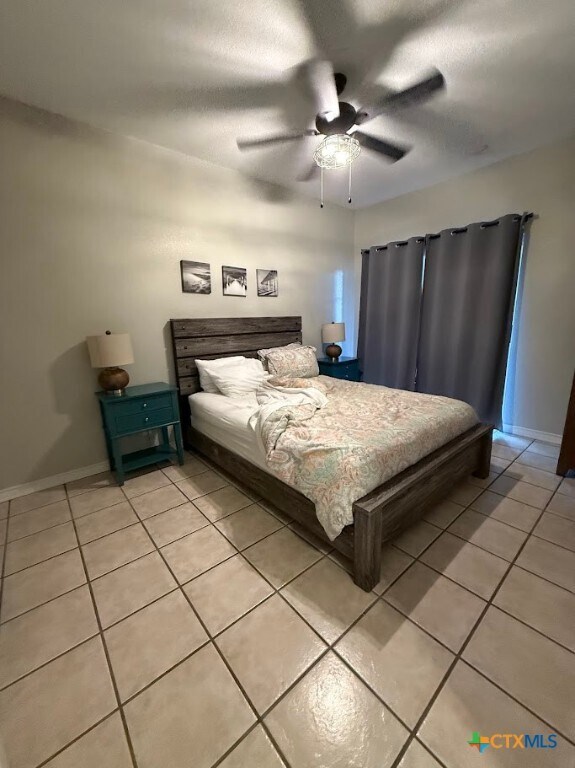 Building Photo - 1832 Canyon Lake Dr