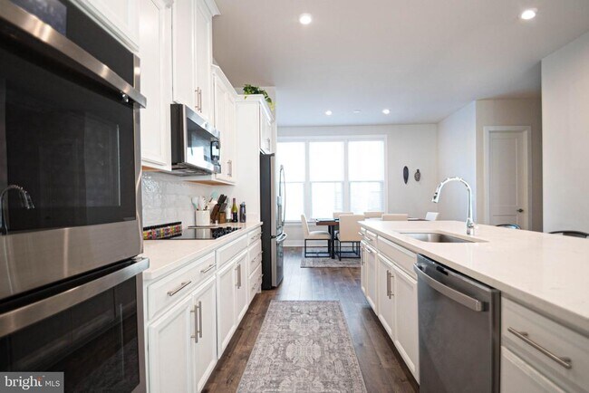 Building Photo - 2453 Liberty Lp