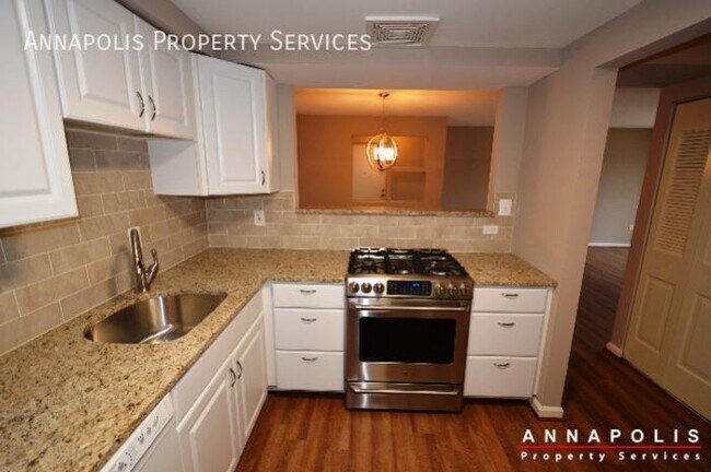 Building Photo - 2572 Riva Rd