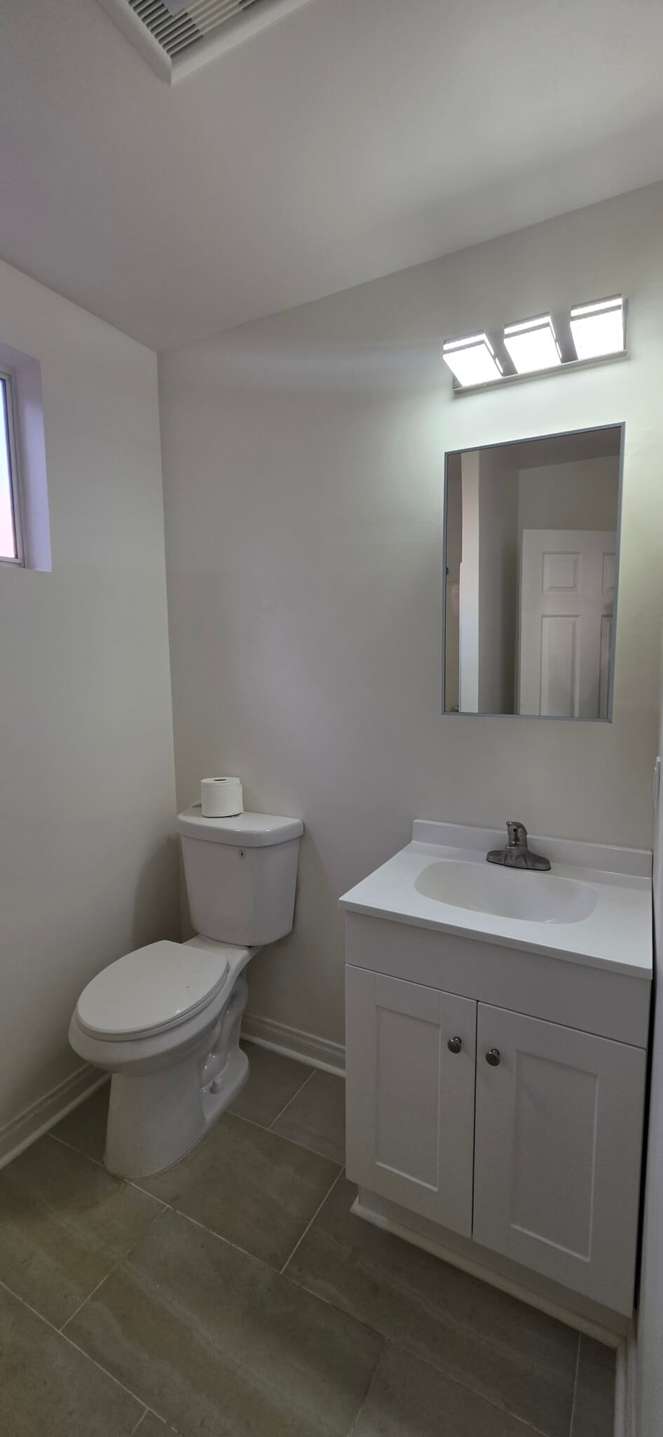 Bathroom - 4427 4th Ave