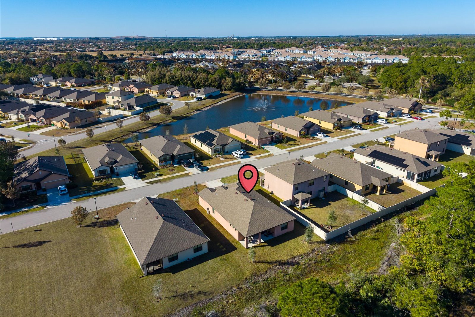 Building Photo - 6545 NW Oaklawn Way