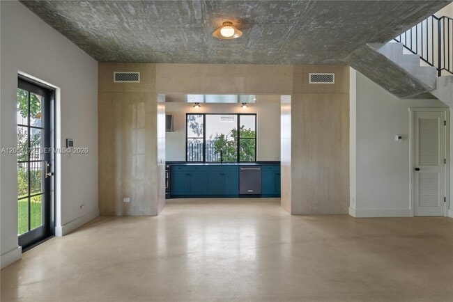 Building Photo - 3603 Thomas Ave