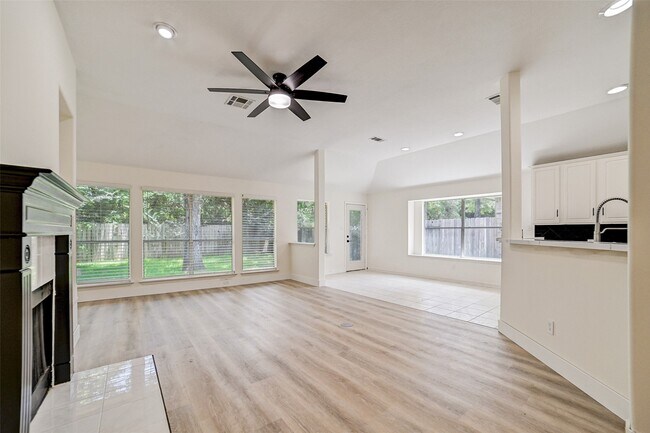 Building Photo - 70 Camber Pine Pl