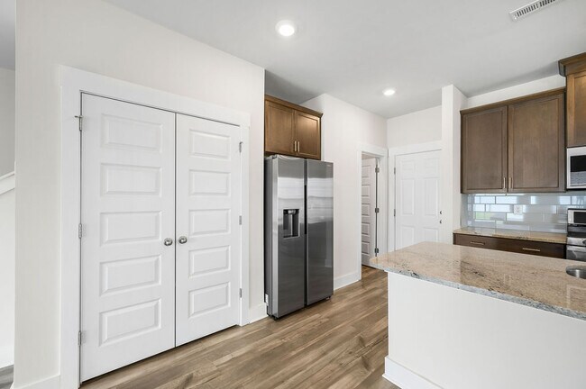 Building Photo - 115 Ted Dr