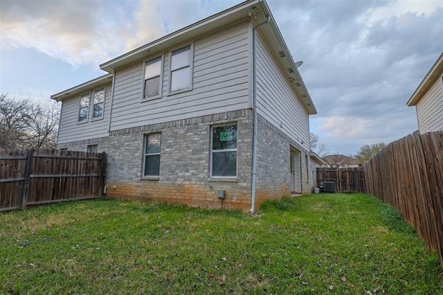 Building Photo - 1208 Village Garden Dr