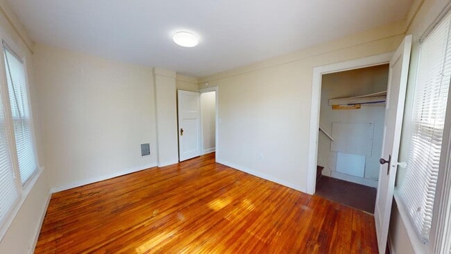 Building Photo - 137 Crestview Rd