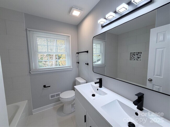 Building Photo - 2825 Edwin Jones Dr