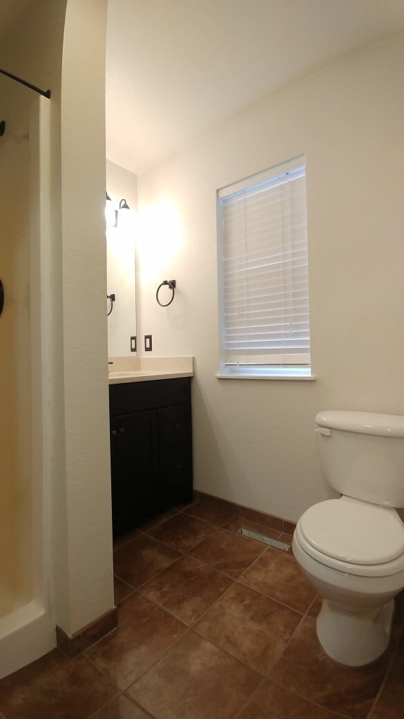 Building Photo - Beautiful Canyon Creek Home