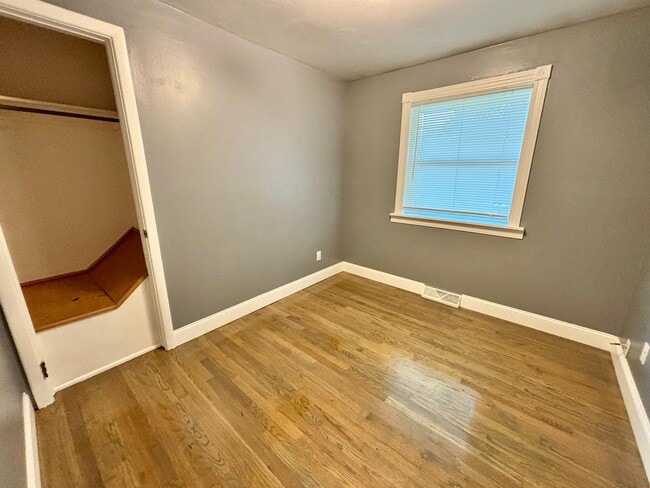 Building Photo - Italian Estates Property Management