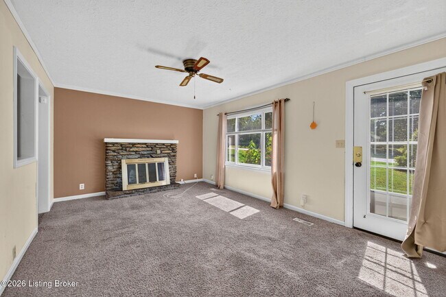 Building Photo - 6705 Robin Rd