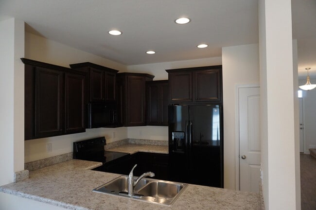 Building Photo - 171 Iron Horse Dr E