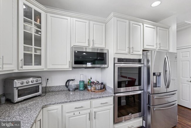 Building Photo - 141 Hawkes Ct